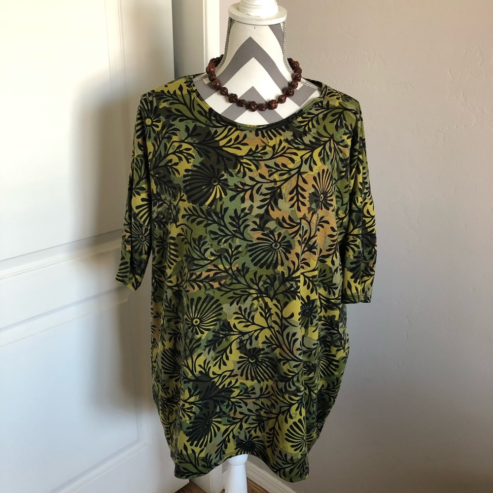 LuLaRoe Asymmetrical Flower Print Top